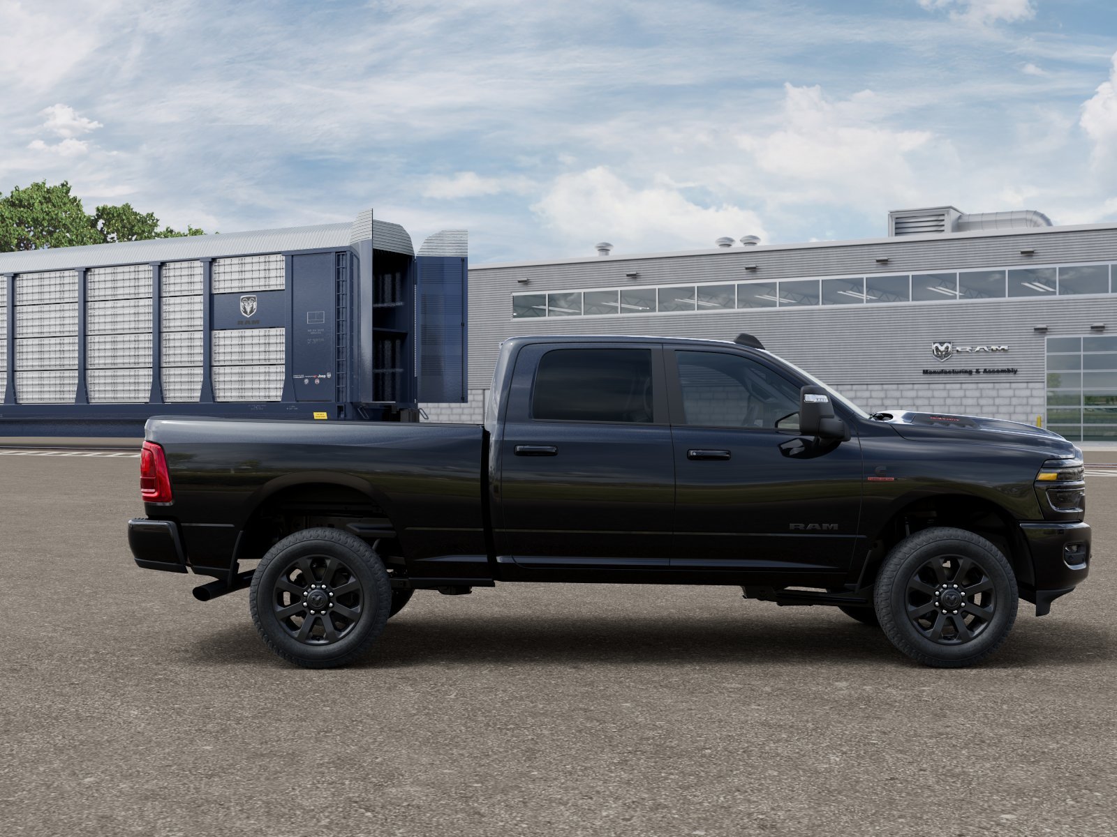 New 2026 Diamond Black Crystal Pearl-Coat Exterior Paint RAM Laramie Night Edition image 40