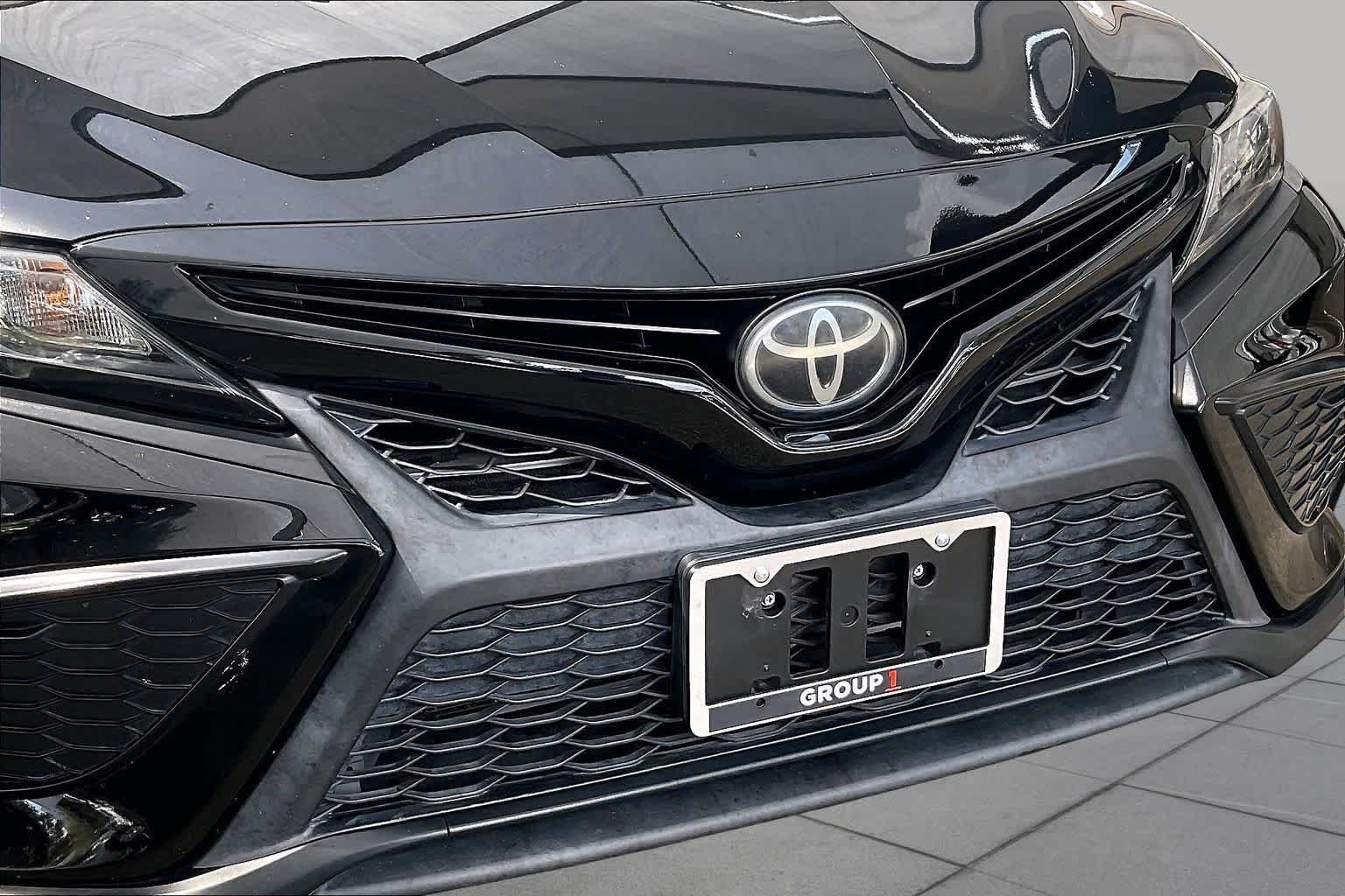 Used 2022 Midnight Black Metallic Toyota SE image 30