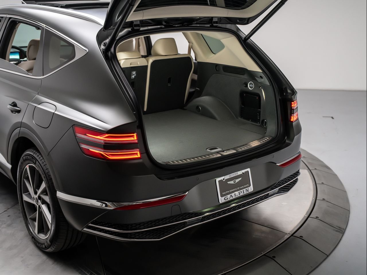 New 2026 STORR GREEN MATTE Genesis 2.5T SELECT image 10