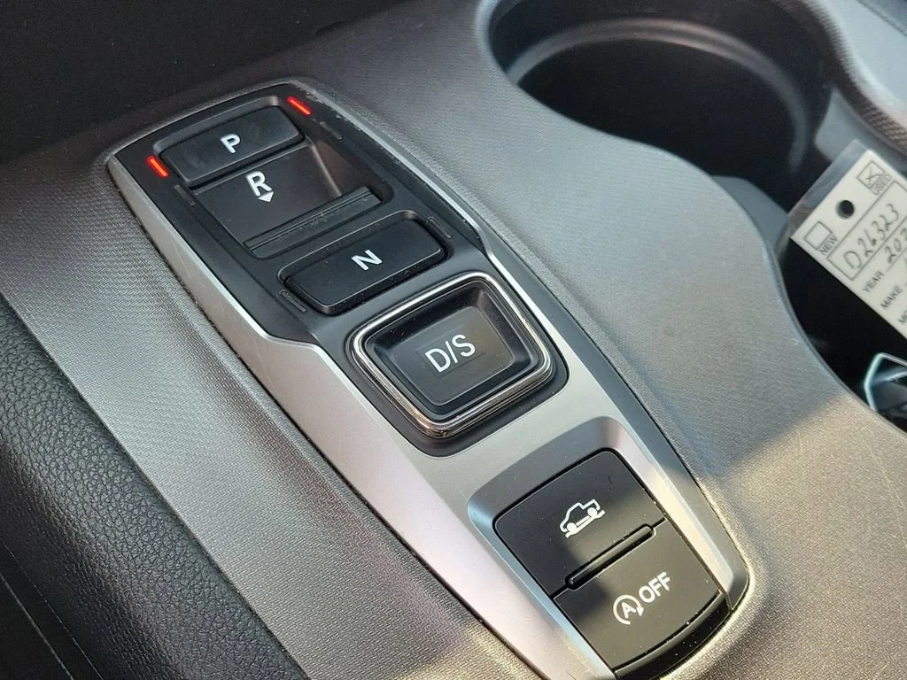 Used 2023 White Honda RTL image 31