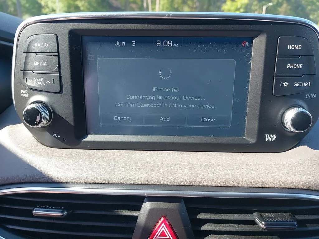 Used 2020 Silver Hyundai SEL image 21