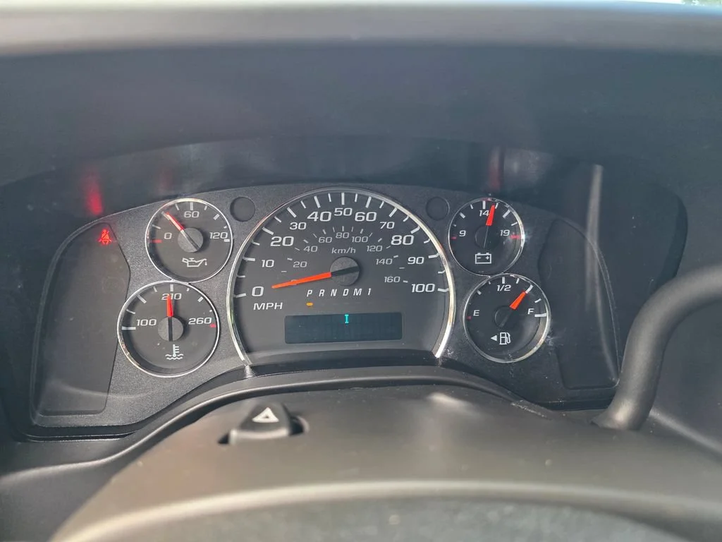 Used 2025 Summit White Chevrolet WT image 20