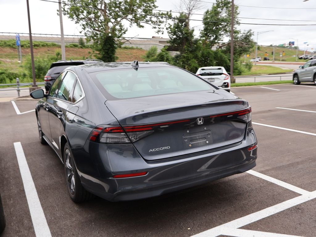 Used 2023  Honda EX image 7