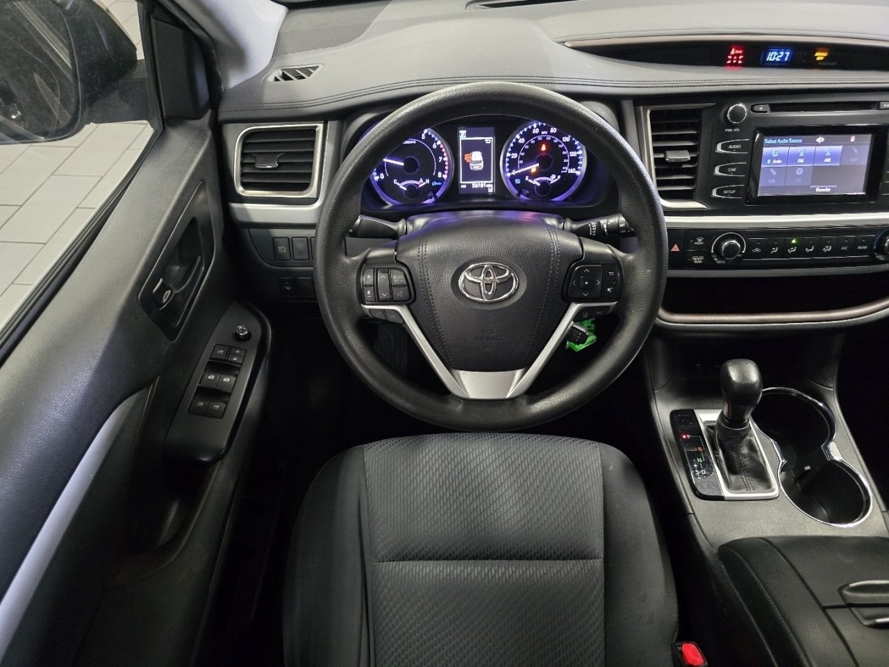 2019 Toyota Highlander LE - Photo 20