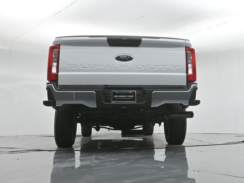 New 2026 Oxford White Ford XL image 43
