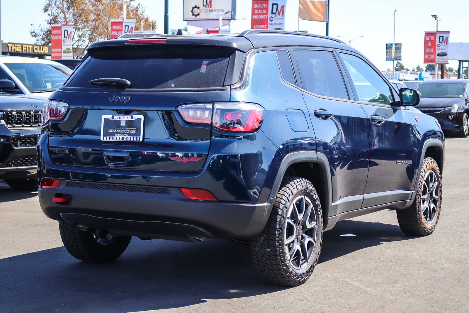 New 2026 Fathom Blue Pearl-Coat Exterior Paint Jeep Trailhawk image 4