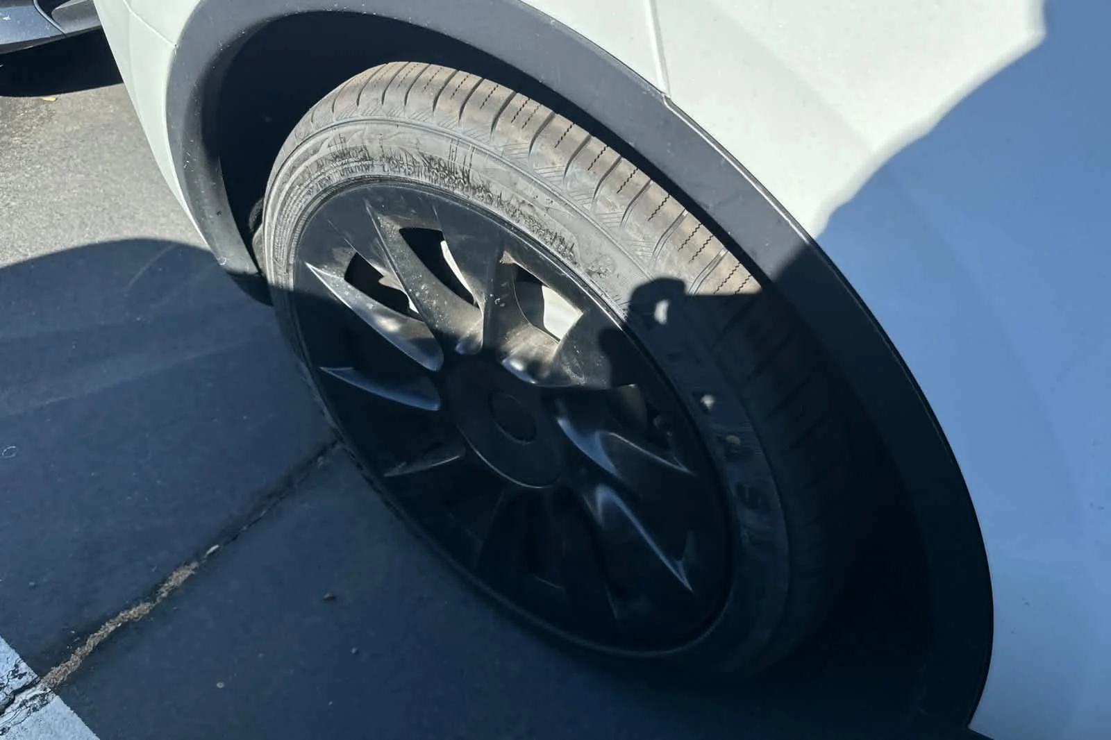 Used 2024  Tesla Long Range image 14