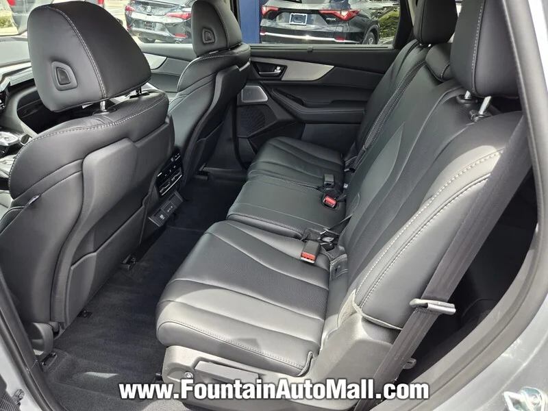 Used 2026 Solar Silver Metallic Acura FWD W/TECHNOLOGY PACKAGE image 9