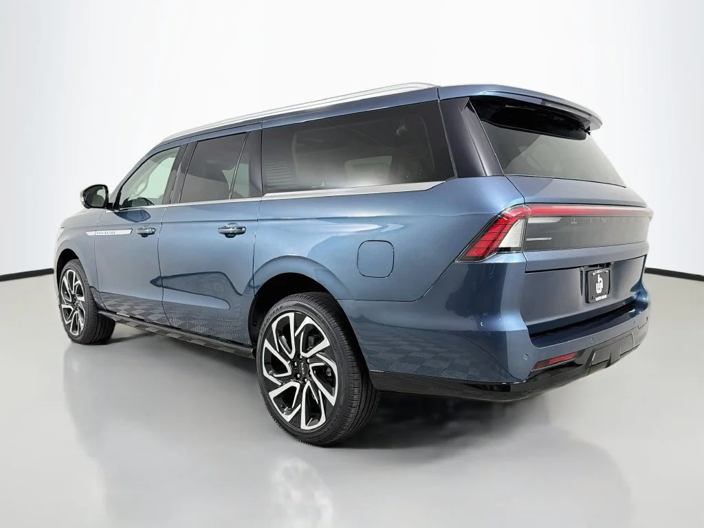 New 2027 Blue Lincoln Reserve image 7