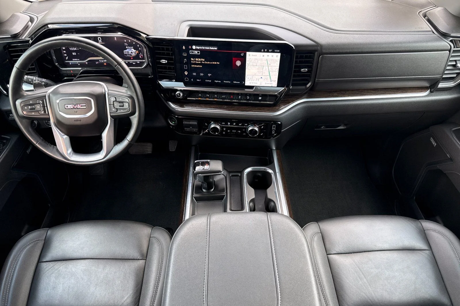 Used 2025  GMC Elevation image 12