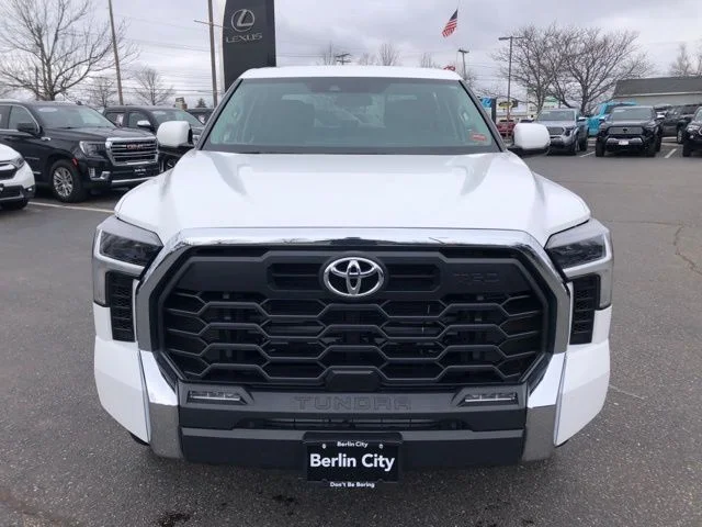 Used 2023 Ice Toyota SR5 image 8