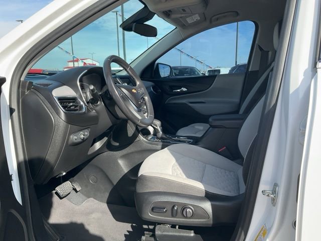 Used 2020 Chevrolet Equinox LT with VIN 2GNAXJEV2L6157333 for sale in Hutchinson, KS