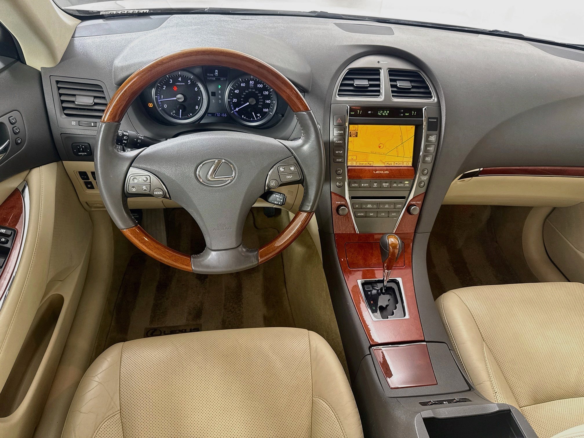 Used 2011 Satin Cashmere Metallic Lexus Base image 21