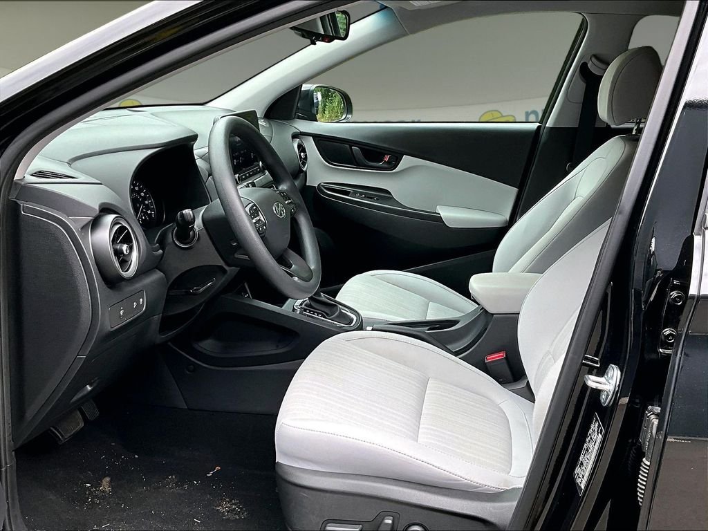Used 2023 Black Hyundai SEL image 11