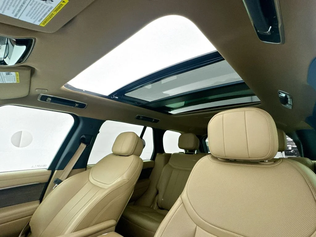 Certified Used 2025 Black Land Rover SE image 22
