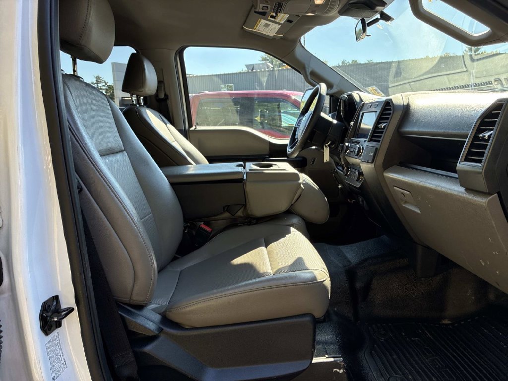Used 2022 White Ford XL image 9