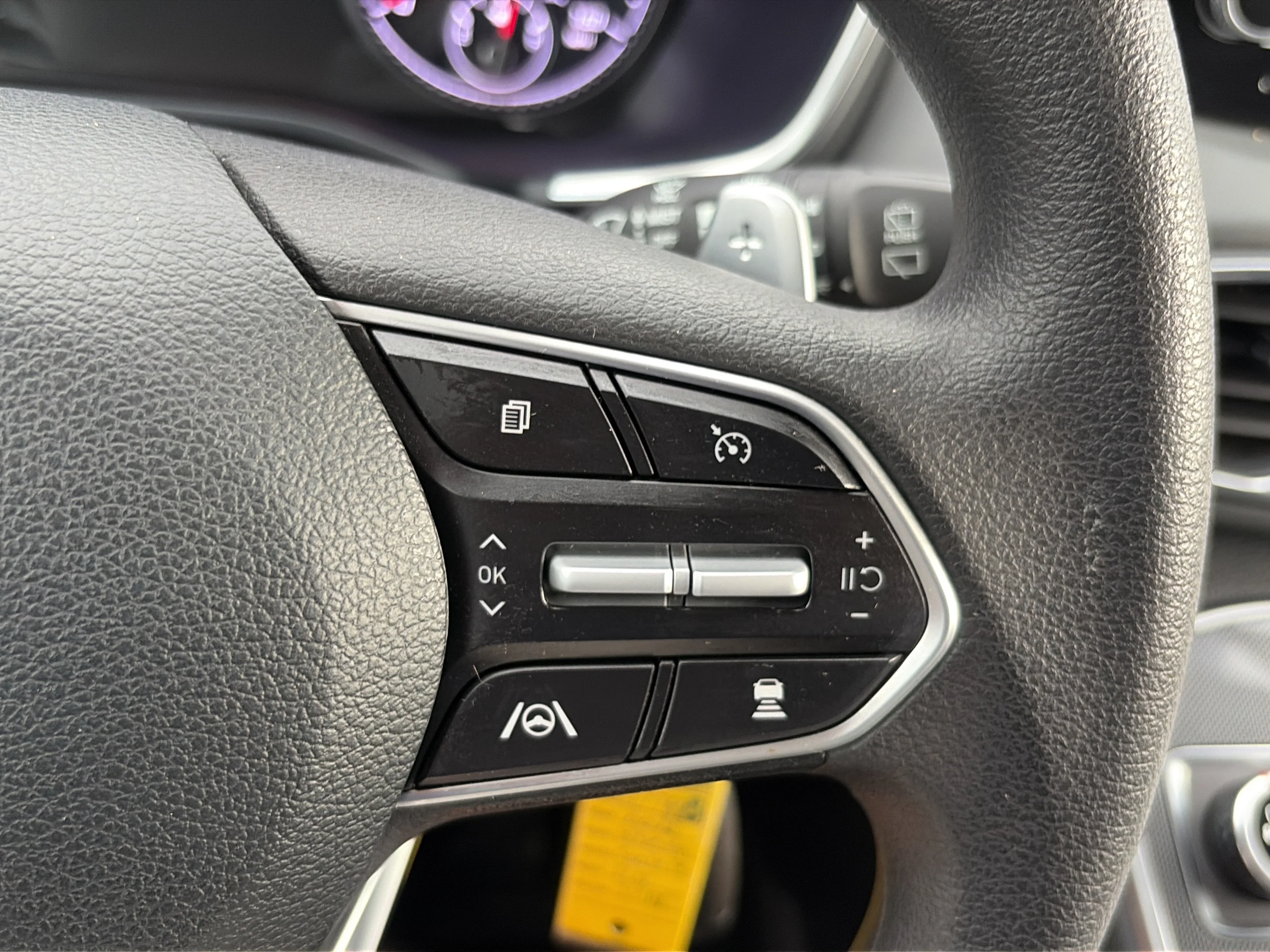 Used 2023 Shimmering Silver Hyundai SE image 22