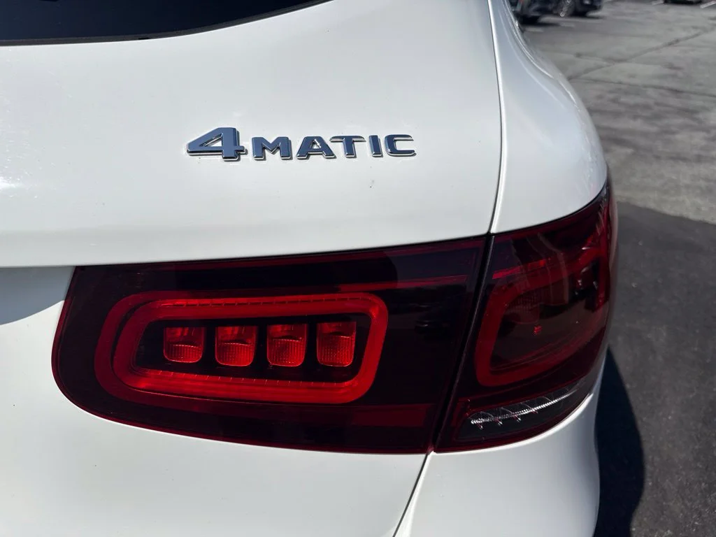 Used 2021 White Mercedes-Benz GLC 300 image 15