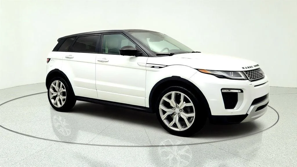 Used 2016 Fuji White Land Rover 5dr Hatchback Autobiography w/ Ebony Headliner image 3