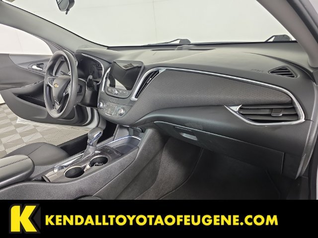 Used 2021 White Chevrolet LT image 28