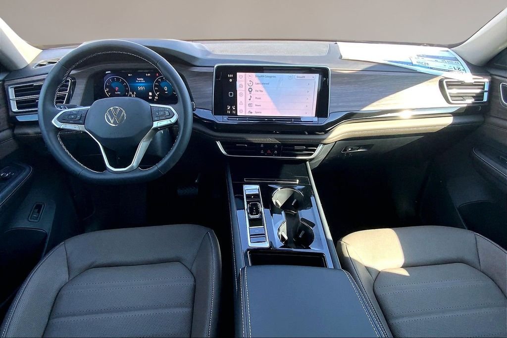 New 2026 Deep Black Pearl Volkswagen 2.0T SEL image 5