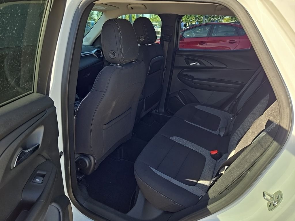 Used 2026 Summit White Chevrolet LT image 17