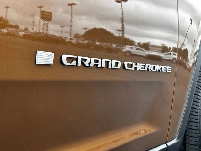 New 2026 Copper Shino Metallic Clearcoat Jeep Limited image 9