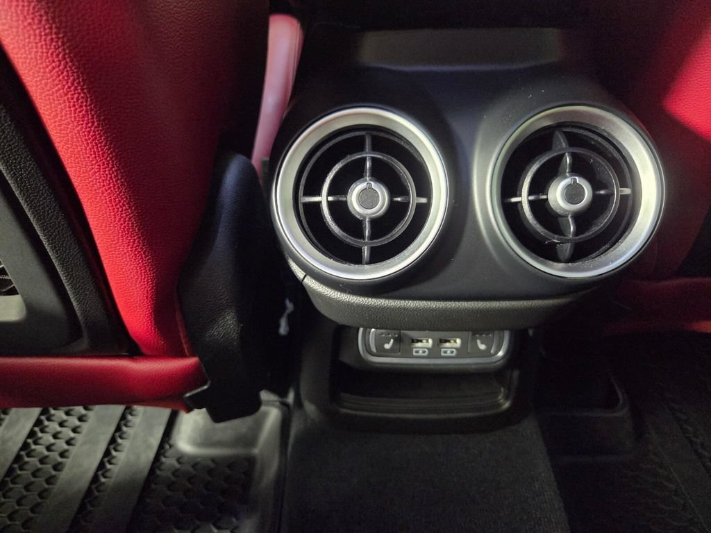 2023 Alfa Romeo Stelvio Sprint - Photo 24