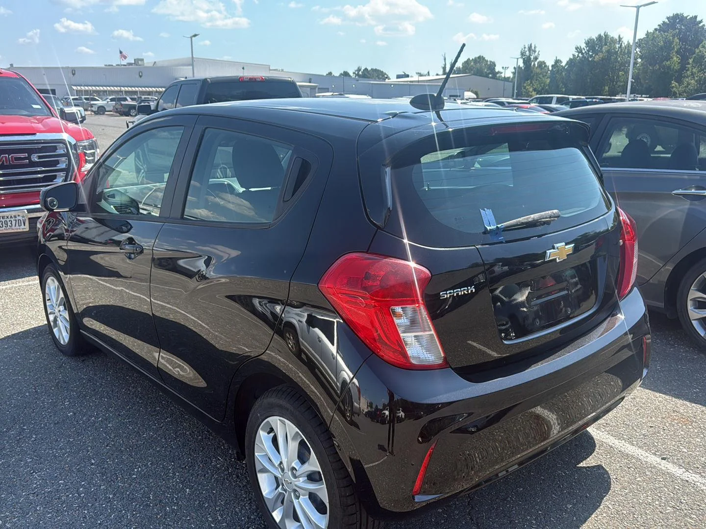 Used 2021 (Metallic paint.) Chevrolet 1LT image 3