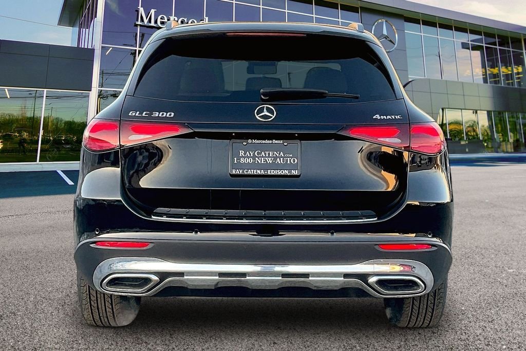 New 2026 Black Mercedes-Benz GLC 300 image 4