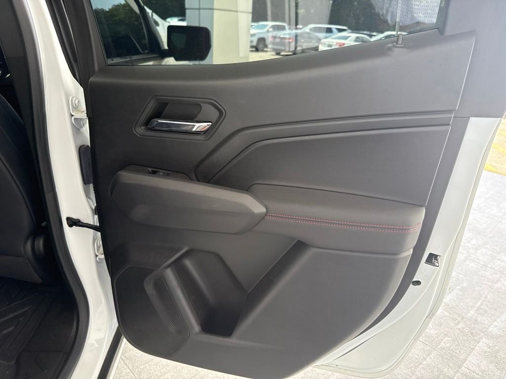Used 2024 White Chevrolet Z71 image 40