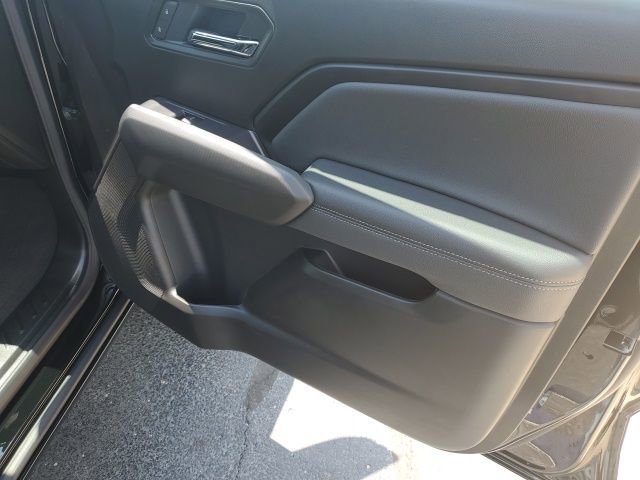 2025 Chevrolet Colorado LT - Photo 12