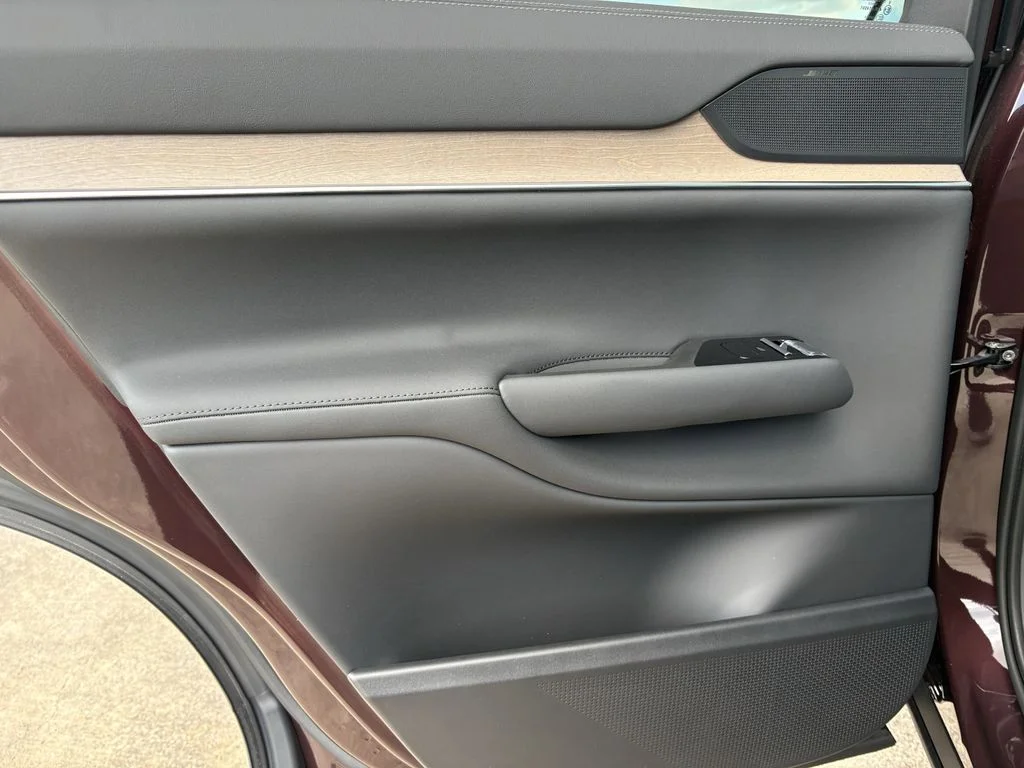 New 2025 Mulberry Red Volvo Plus image 20
