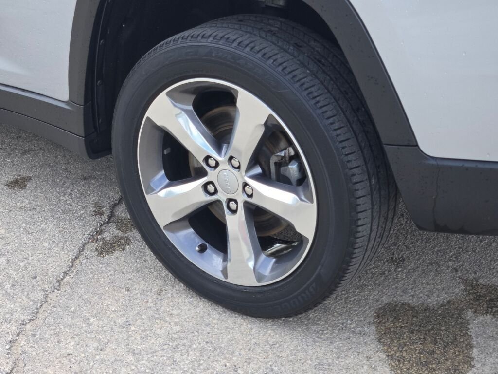 Used 2021 Silver Jeep Limited image 16