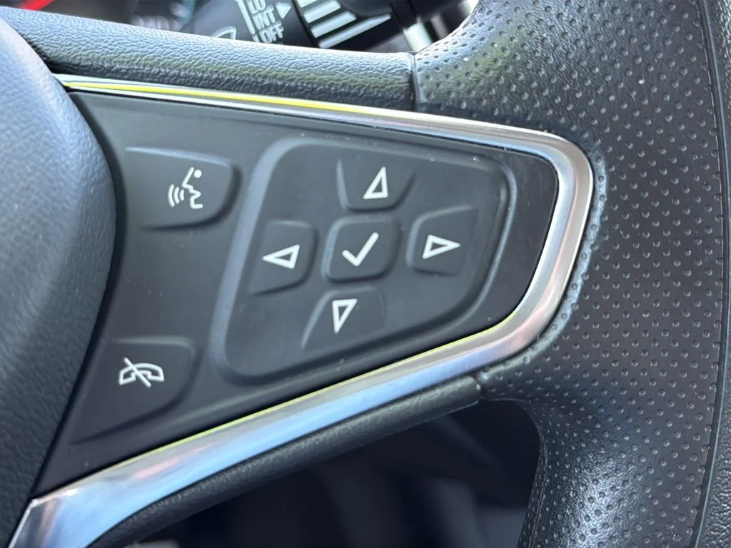 Used 2023 White Chevrolet LT image 17