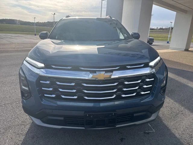 Used 2025 Lakeshore Blue Chevrolet LT image 3