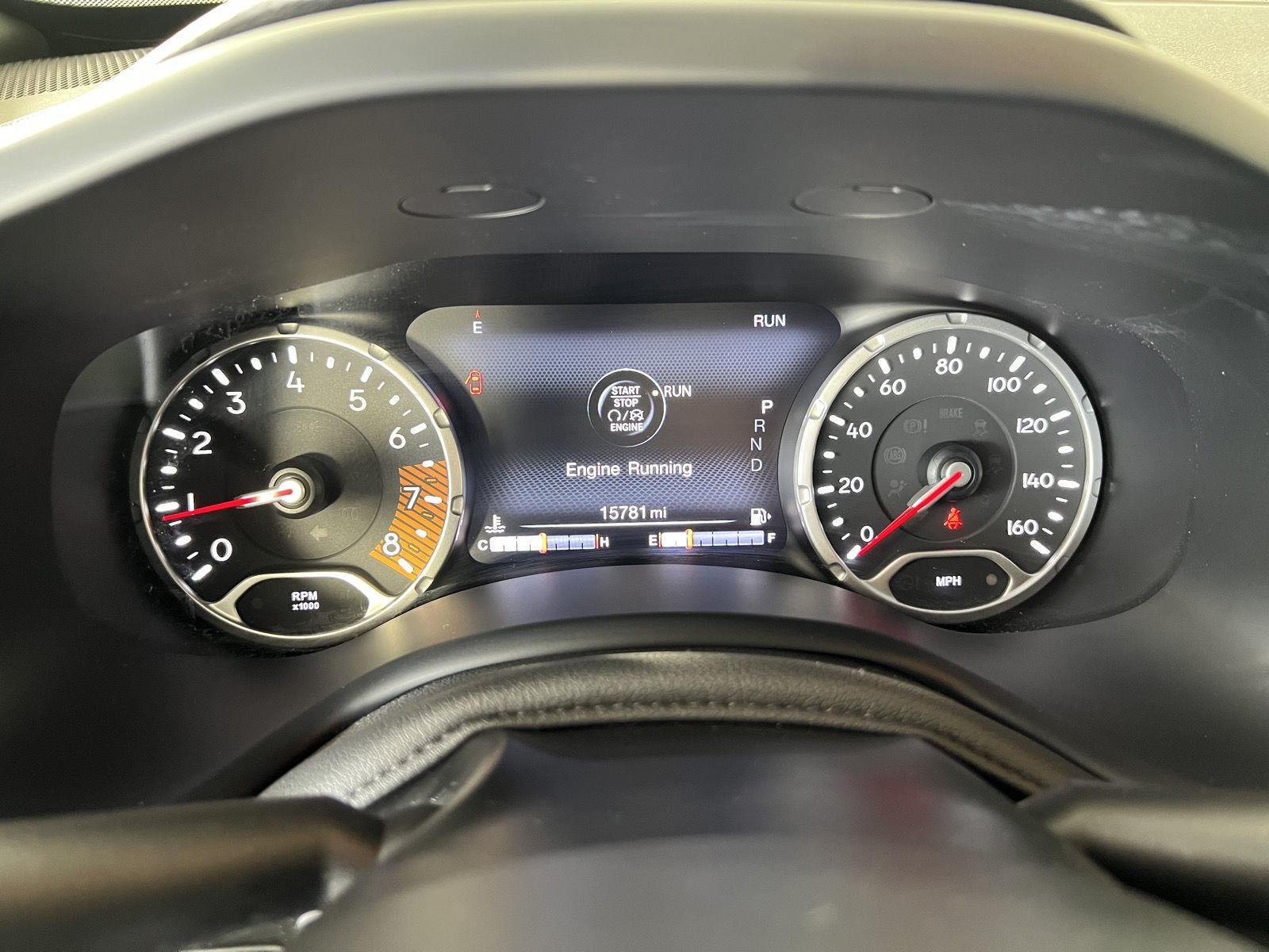 Used 2022 Black Clearcoat Jeep Altitude image 17