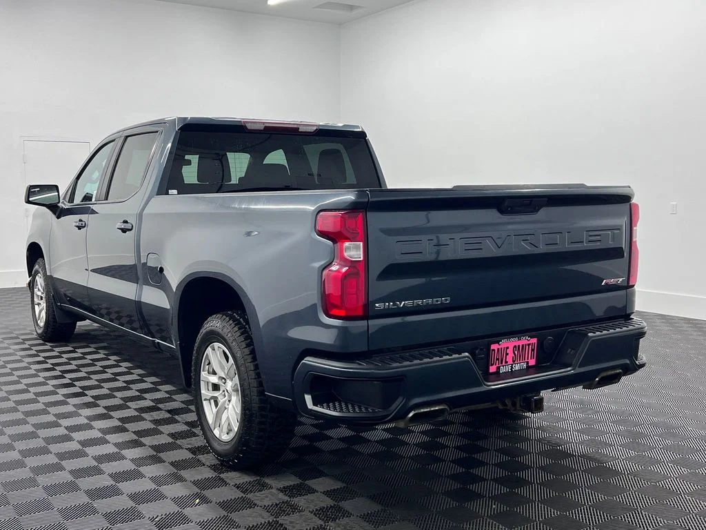 Used 2019 Shadow Gray Metallic Chevrolet RST image 3