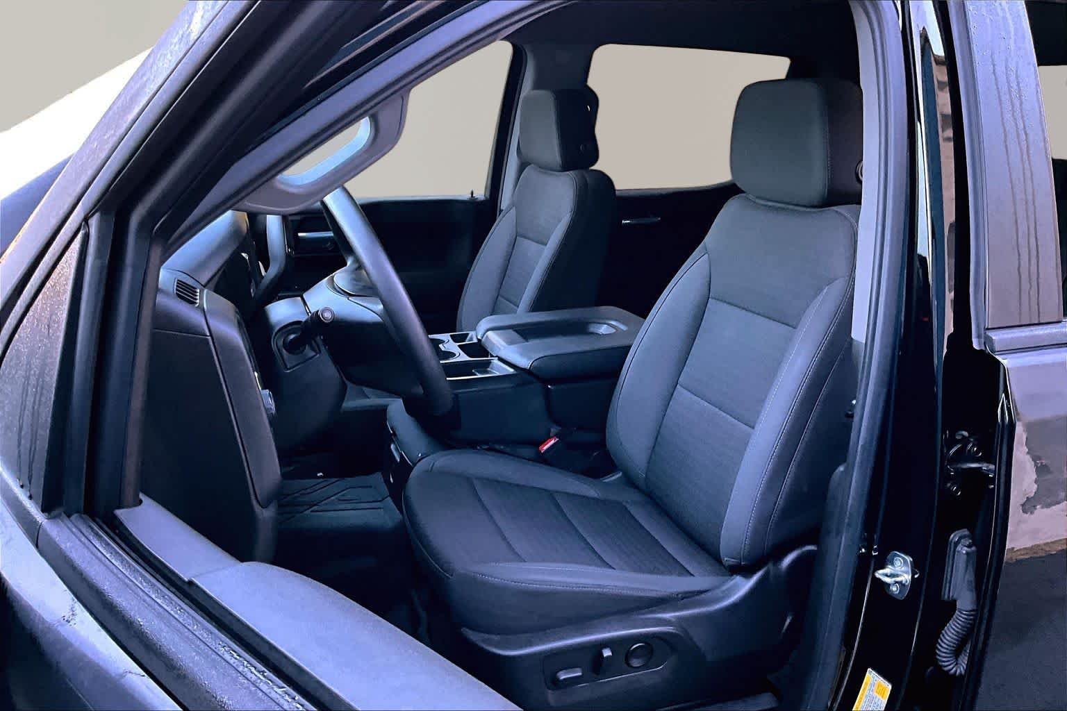 Used 2023 Black Chevrolet Custom image 8