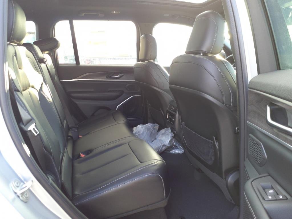 New 2024 Silver Zynith Jeep 4xe image 10