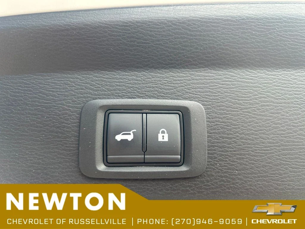 Used 2025  Mitsubishi SE image 41