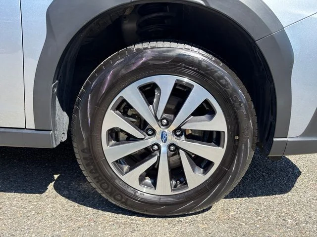Certified Used 2025 Ice Silver Metallic Subaru Premium image 27