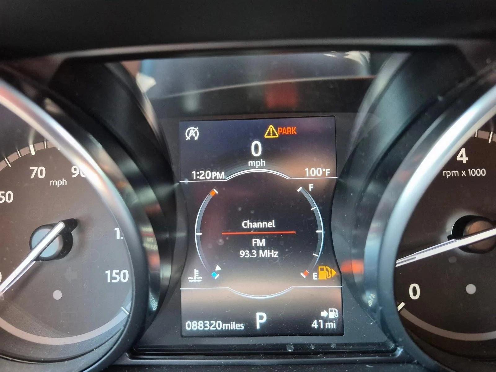 Used 2018 Corris Gray Land Rover SE image 10