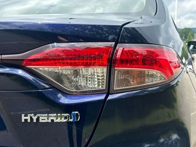 Used 2021 Blue Toyota LE image 7