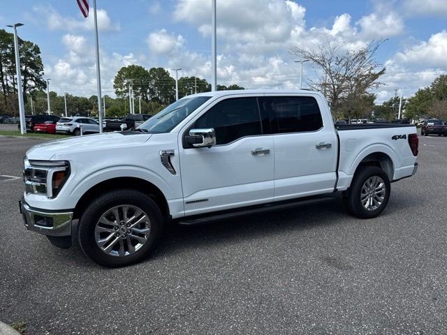 Used 2025 Oxford White Ford Lariat image 13