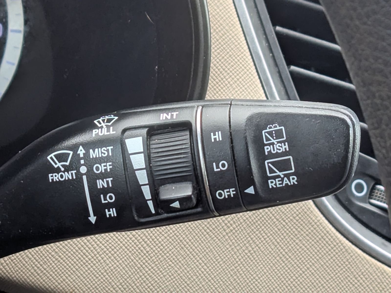 Used 2019 Brown Hyundai SE image 29