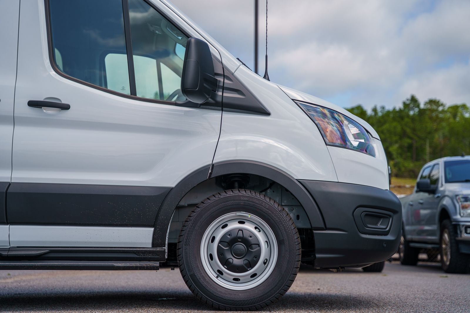 New 2026 Oxford White Ford Passenger Van XL image 6