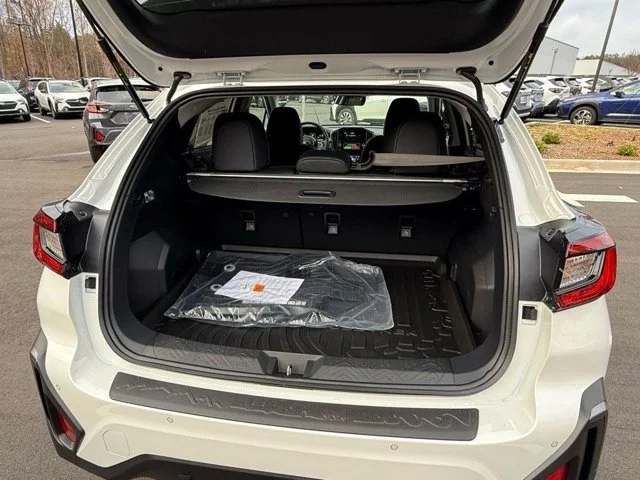 New 2026 CRYSTAL WHITE PEARL Subaru Limited image 18