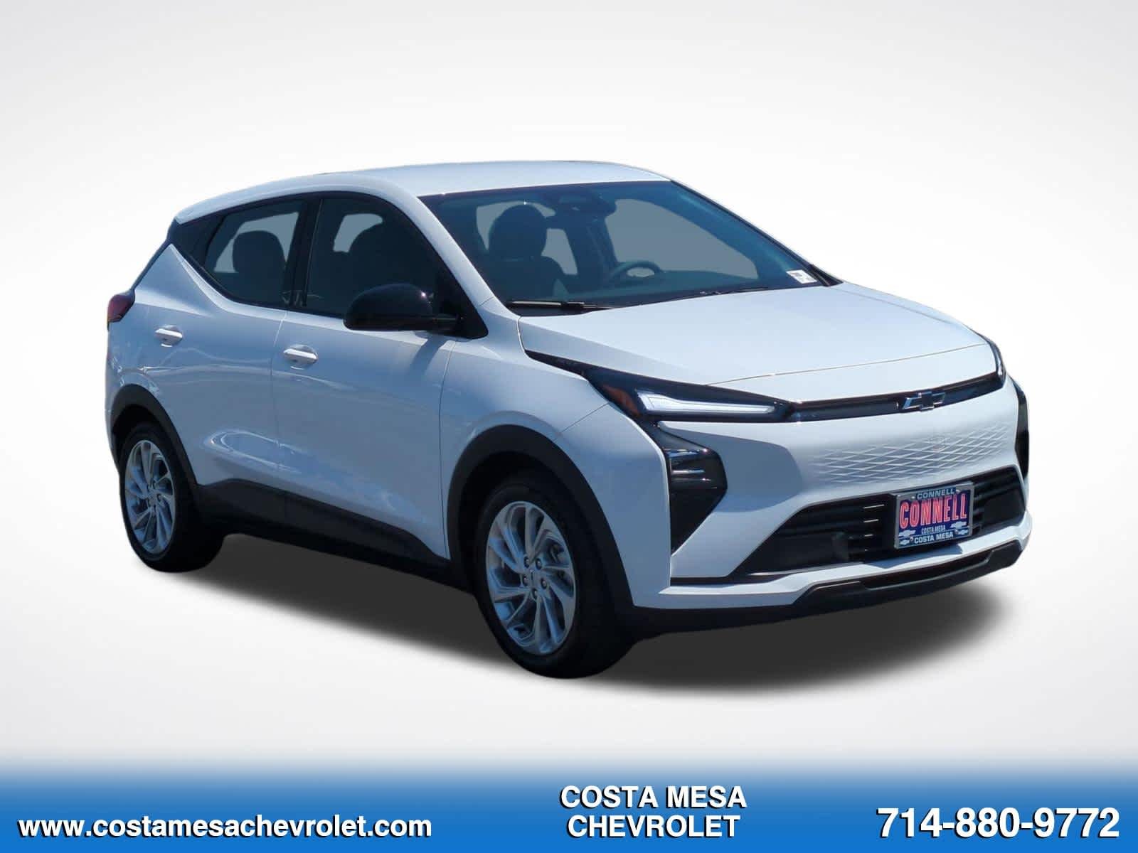 New 2027 Summit White Chevrolet LT image 3