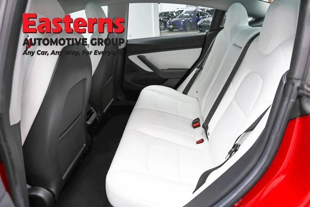 Used 2018 Red Tesla Long Range image 17